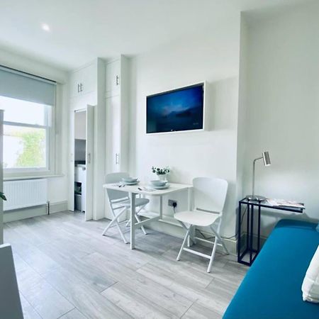 Apt 08 Beachside Beauty Central Studio Steps From Cafes Brighton Ngoại thất bức ảnh